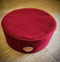 Load image into Gallery viewer, St Thomas of Acon cap and shell
