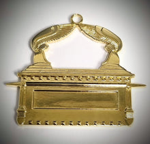Load image into Gallery viewer, Scarlet Cord grand collarette jewel Ark of the Covenant
