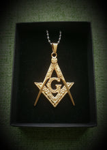 Load image into Gallery viewer, Masonic Square &amp; Compasses Pendant
