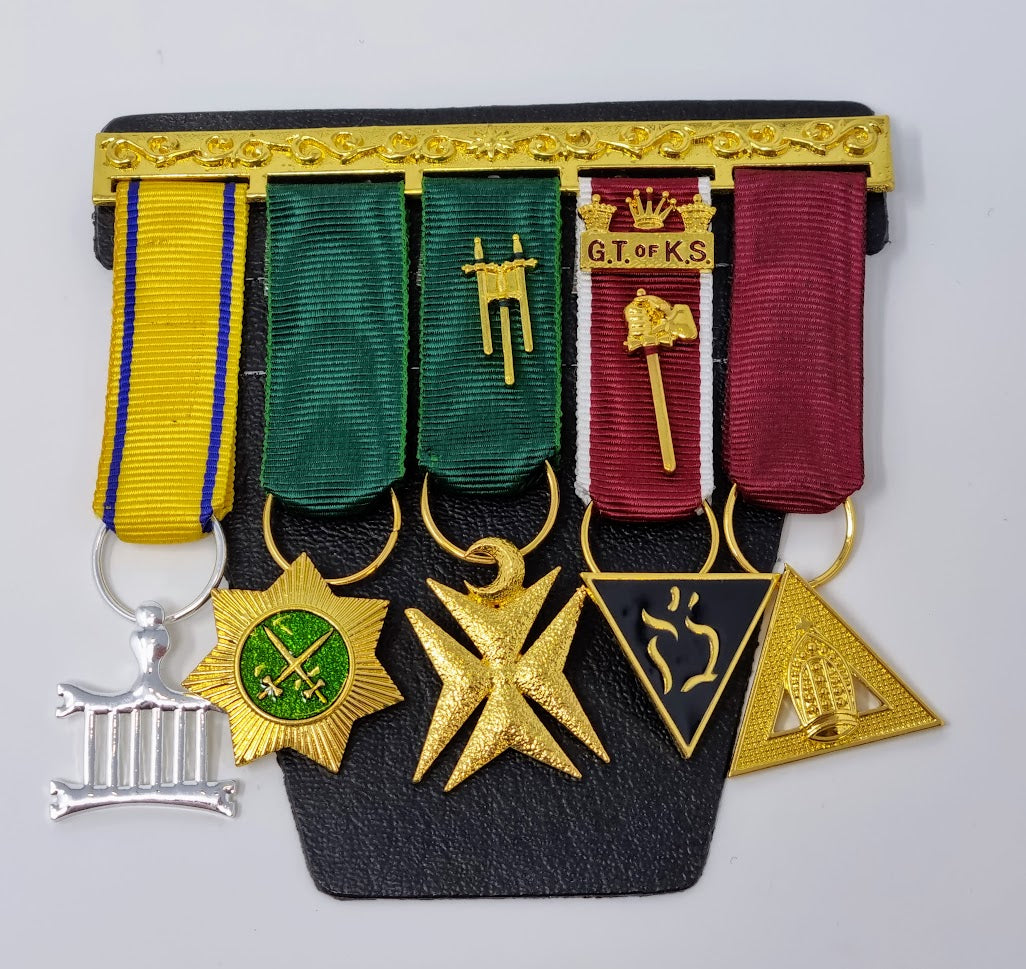 Allied Masonic members Breast jewels, Complete set
